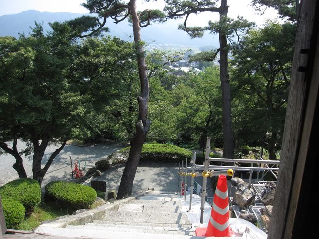 天守閣への石段。