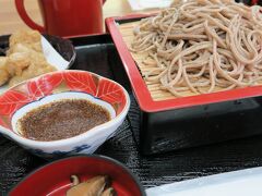 自宅からロングドライブ。道の駅番屋で昼食。地粉のもりそばに「そばがき」を揚げた「番屋揚げ」。番屋揚げはエゴマの入った甘辛の醤油だれでいただきます。美味かった。