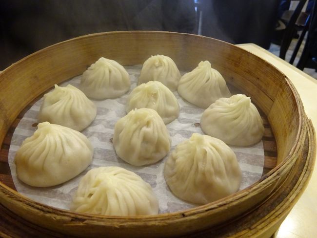 小籠包１８０元。おいしー！