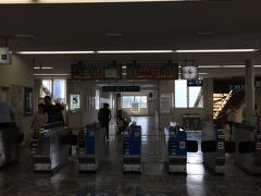 3連休の初日はガラガラでした。

JR琵琶湖線石山駅にて。