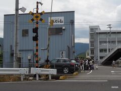 うどんや　まるちゃん　結構な行列です　香川県東かがわ市引田511−5　引田駅前