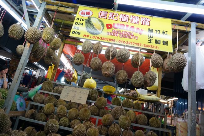 まずは、ドリアン屋台へ！<br /><br />挑戦してみたかったんです♪