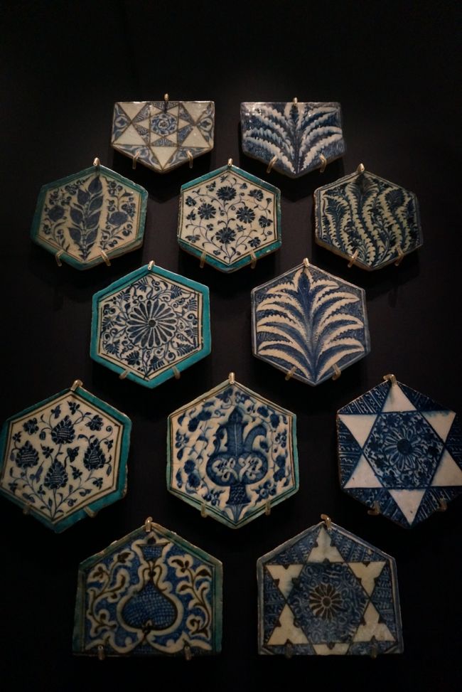 イスラム美術館、もう一回もっと時間をかけて回りたいです。<br /><br />でも、ものすごーく冷房が効いているので上着必須です。厚手のパーカー着て行きましたが、足が冷えました(笑)