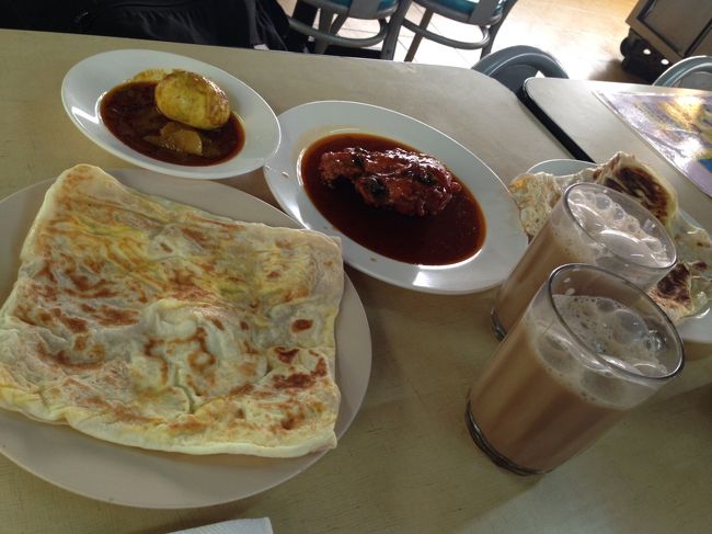 卵カレーとチキンカレー。