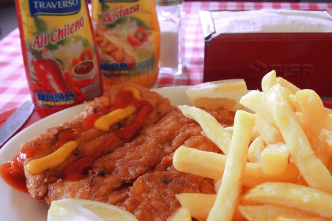 午後4時発のツアーに申し込んだので、腹ごしらえ。