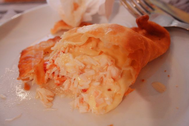 カニのエンパナーダ。カニ肉がぎっしり！！