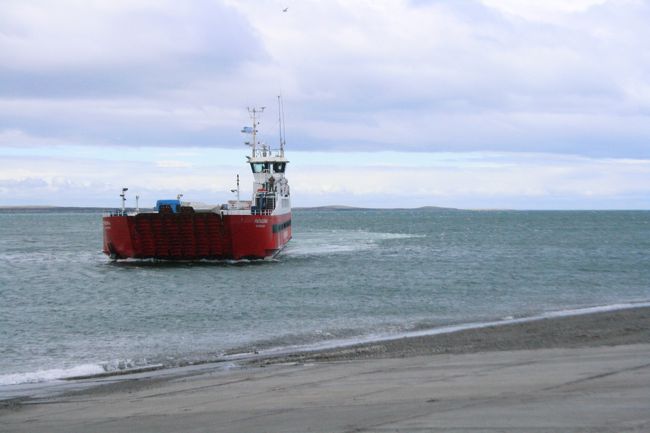 フェリーがやってきた。