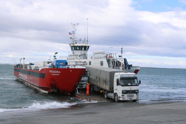 彼らが降りたら、バスごと乗り込みます。