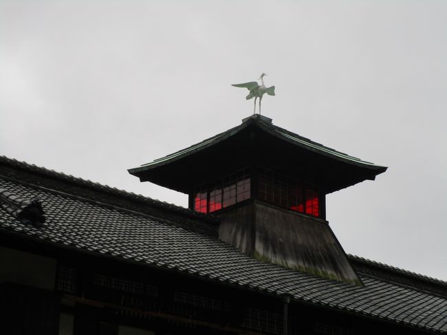 夜になると赤く光ってきれいなんですが夏場は陽が長くまだよく見えません