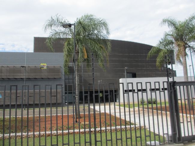 担当のお姉さんが美人で感じが良くて<br /><br />後ろに並んでなかったらナンパ出来たのに<br /><br />悔しいざます