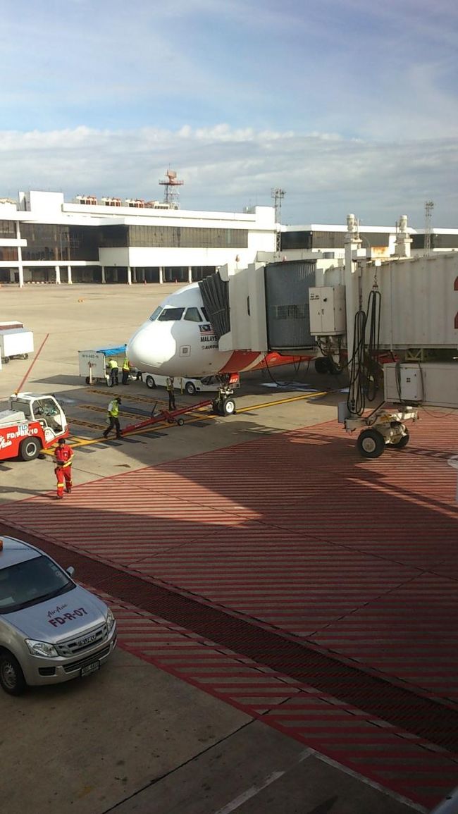 エアアジアで、クアラルンプールトランジットです。