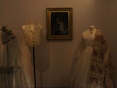 翌日

Victoria and Arbart museumへ

ダウントンアビーの世界！