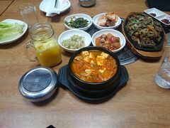 ランチは前回も食べてお気に入りの韓国料理、ハンコック。
韓国料理なら毎日食べられます。