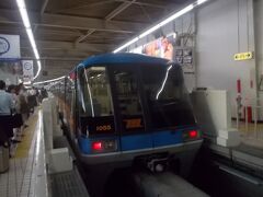 東京モノレール、浜松町駅。