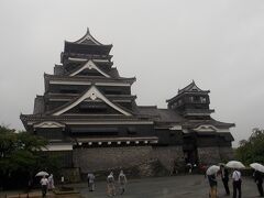 雨の熊本城。