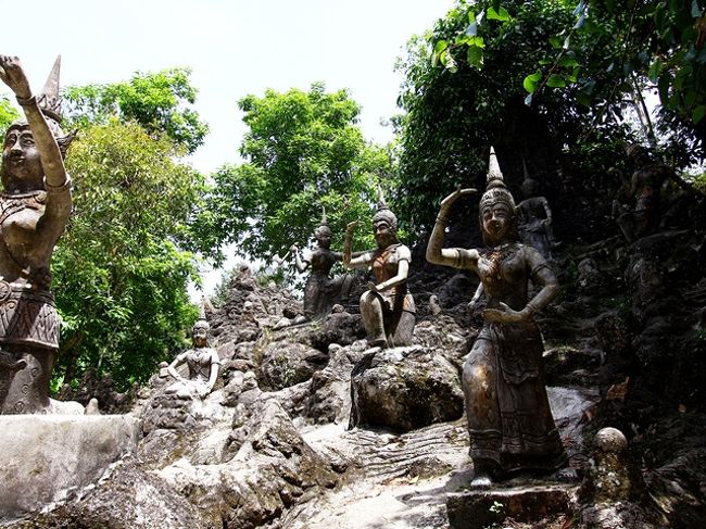 民族舞踊か?<br />何か祀り事か?<br /><br />作者に聞いてね。。。