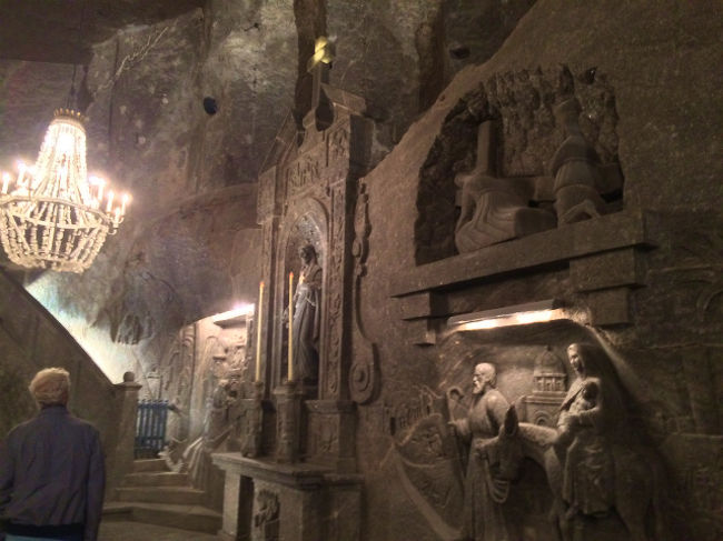 色的には完全に地味なグレーなのだが、岩塩を掘って作られているのでしょうがない。 <br />