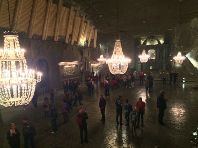 礼拝堂全景。結構広い空間が確保されている。 <br />