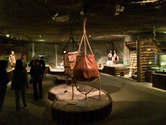 オプショナルのツアーに参加して思ったことは、このツアー、ガイドによって良し悪しが結構変わるかもしれない。最初のツアーとオプショナルのツアーでガイドが違う人だったのだが、最初のツアーのガイドはなかなか丁寧に解説してくれて良かったのだが、オプショナルツアーを担当したガイドは人数が少なかったからか、解説は適当でどんどん進んでしまい面白くなった。 <br />