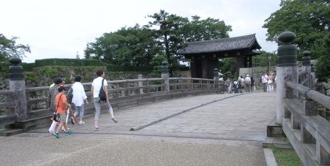 桜門橋<br /><br />・雨が降りそうな曇り空で、それほど熱くもなく、<br /><br />　７月としては過ごしやすい日でした。