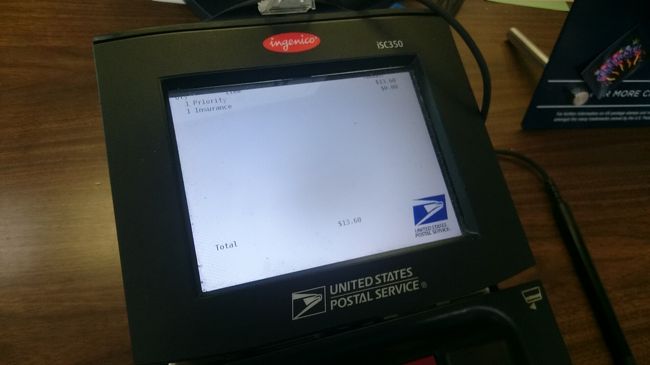 13ドル。日本から送ると2万円近くかかるので大きな節約。<br />（液体は送ってはいけないことになっているので中身を問われたら、Books と答えるのがよいです）