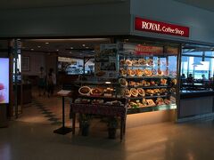 時間を潰すのに最適と判断し、４階のＲｏｙａｌさんへ。