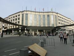 ブリュッセル中央駅で地下鉄を降りてグランプラスに行きます。
