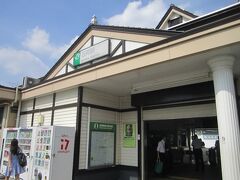 石岡駅に戻ってきた。駅前自由通路兼新駅舎を建設中のため、駅ホーム内は通路が狭くなってました。