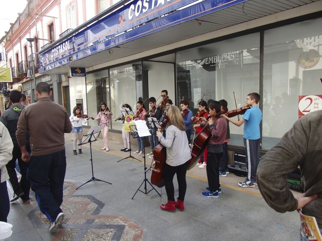 新市街の歩行者天国で