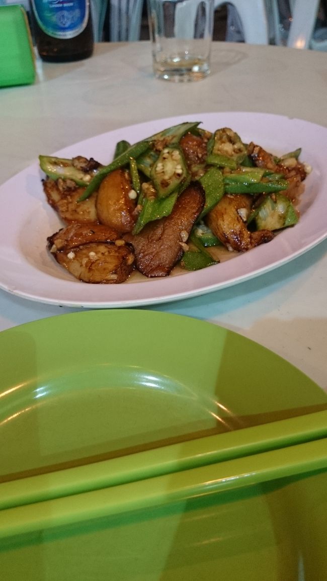 茄子とオクラのマレー炒め。<br />ハマってます。