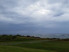 伊計島の最北端に位置する『AJリゾートアイランド伊計島』
昨年訪れた際は風がひどかったが、今回はそうでもないです。小雨まじりですが、伊計島一週してきます。