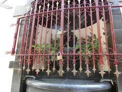 小便少女
チェズ・レオンのあるブッシェ通りを行き右に曲がった行き止まりの路地にある
ジャンネケ ピス