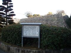 三原城跡ですから石垣の上は公園だけです。