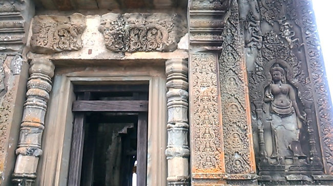 プノンバケン寺院の中央祠堂です。