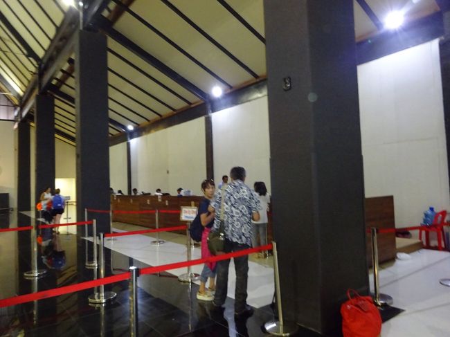 それでも３０＄払ってビザも取得<br />無事カンボジア入国です