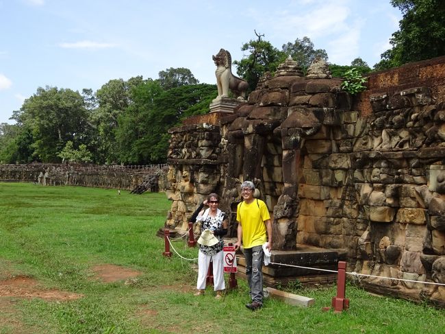 無事象のテラス迄到着<br /><br />アンコールはハンディキャッパーには<br />かなりきつい移動となります