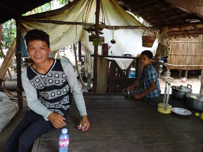 村の中を見せて貰ったり