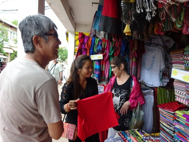 お土産を物色<br />良い物が買えたかな〜