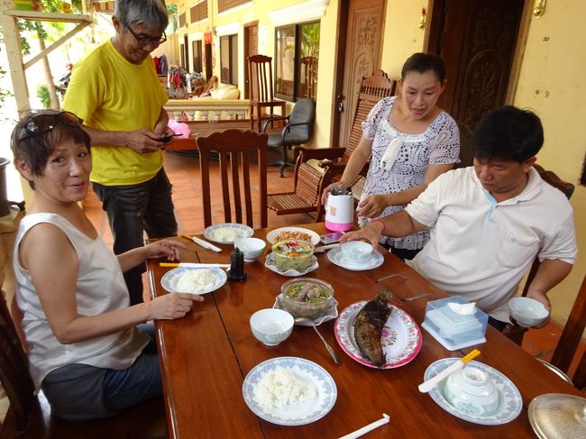 奥さんの美味しいカンボジアの家庭料理に<br />舌鼓