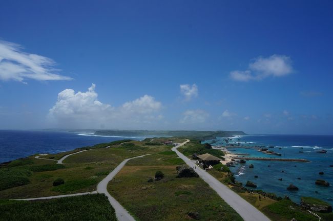 この角度、まるで海をまっ二つに切り裂いているよう