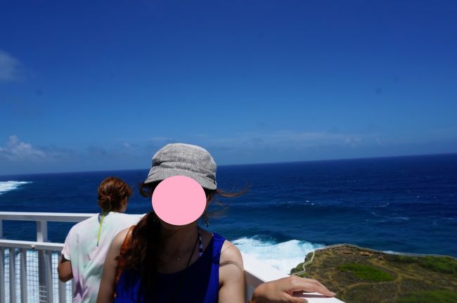 紺碧の海と日本100景にも選ばれる美しい岬を一度に眺められます。