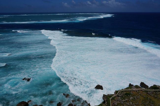 台風が迫り荒ぶる海の光景も見ることができました。なんか洗濯機のように泡立っている…