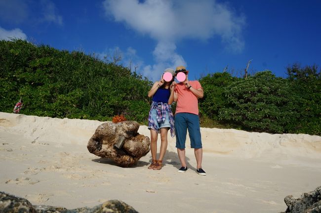 ここでも記念写真！海側は思いきり逆光なのでw陸側をバックに☆三脚忘れたので岩においてます