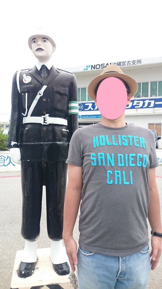 今回お世話になっなスカイレンタカーの前でまもるくんと