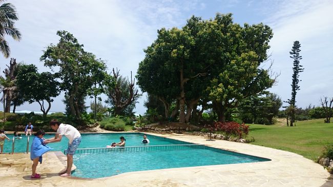 天気が大丈夫なうちにプールで遊んでおく