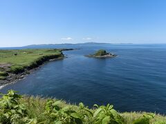 もう少し行きたい所があるのでサイクリング開始。
ポンモシリ島が見える。