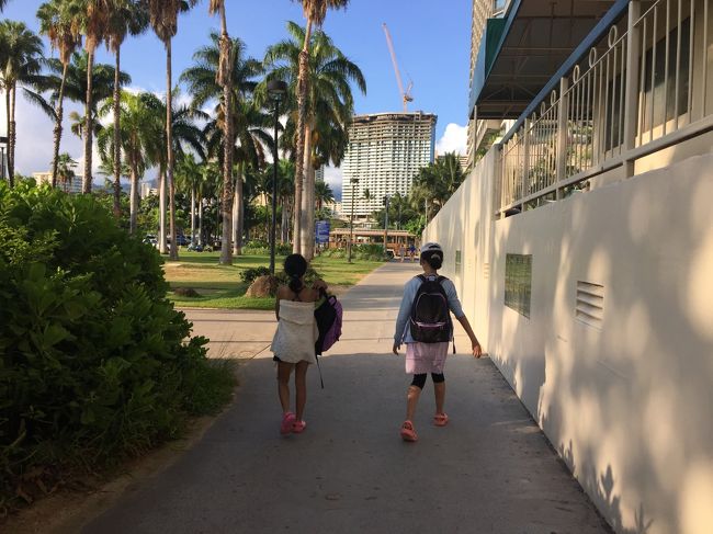 次女はちょっとでも時間があると泳ぎたい、と毎日ビーチかプール通い。日に日に黒くなっていきましたとさ。