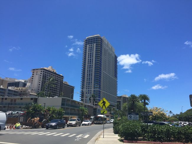 トランプお世話になりました。<br />今回はJALのトロリーも使えたので、すぐ目の前で乗り降りでき、便利でした。<br />もちろん施設はきれいだし、ちょっとしたリクエストも５分以内には応対してくれるし。はじめ母娘だけで心配でしたが、トランプにして正解だったと思います。<br /><br />チェックアウトも可能な限り時間を延ばしてくれて、慌てて移動せずに済みました。<br /><br />