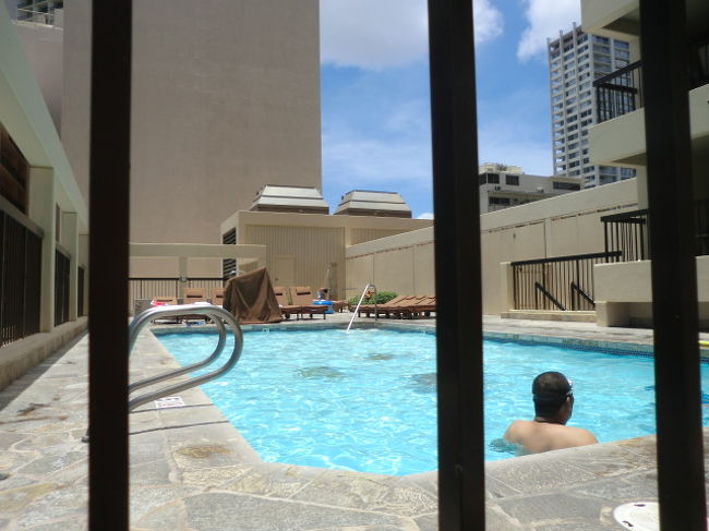 プール<br />うちのプールはそんなに広くないんだよ・・・っておっしゃってましたが、トランプのプールに慣れているからか、十分広いです。<br />担当してくれた男性は、全て英語でしたが、分かるようにとても丁寧に説明してくれました。<br /><br />日本語のできる従業員はあまりいないようでした。