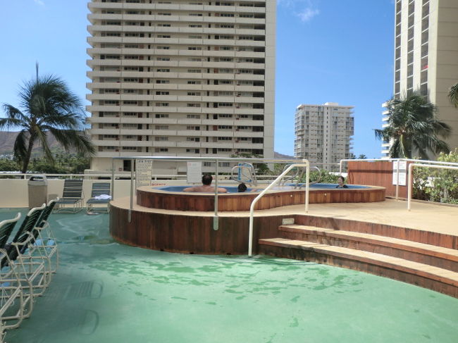 実質最終日です。<br />まず日課の朝プール。この日は私もジャグジー入りました。